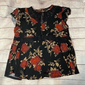 Torrid floral short sleeve blouse size 3